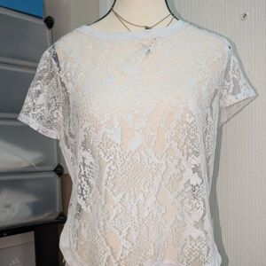 Bar III White Fitted Short Sleeve Blouse